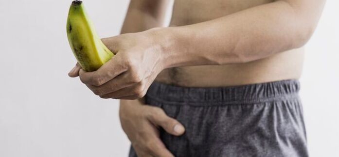 the size of a man’s penis on the example of a banana